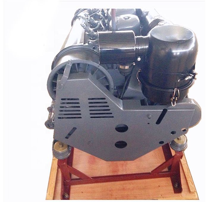 محرك ديزل مبرد بالهواء F3L912W 3 أسطوانات 29 كيلو وات 31 كيلو وات 33 كيلو وات لمحركات دويتس